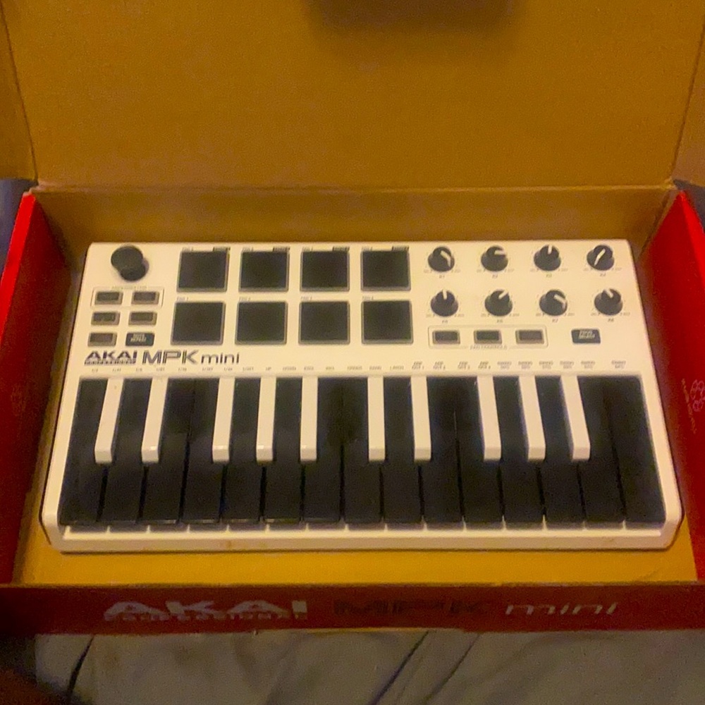 akai mpk 3 mini , (no usb cable)